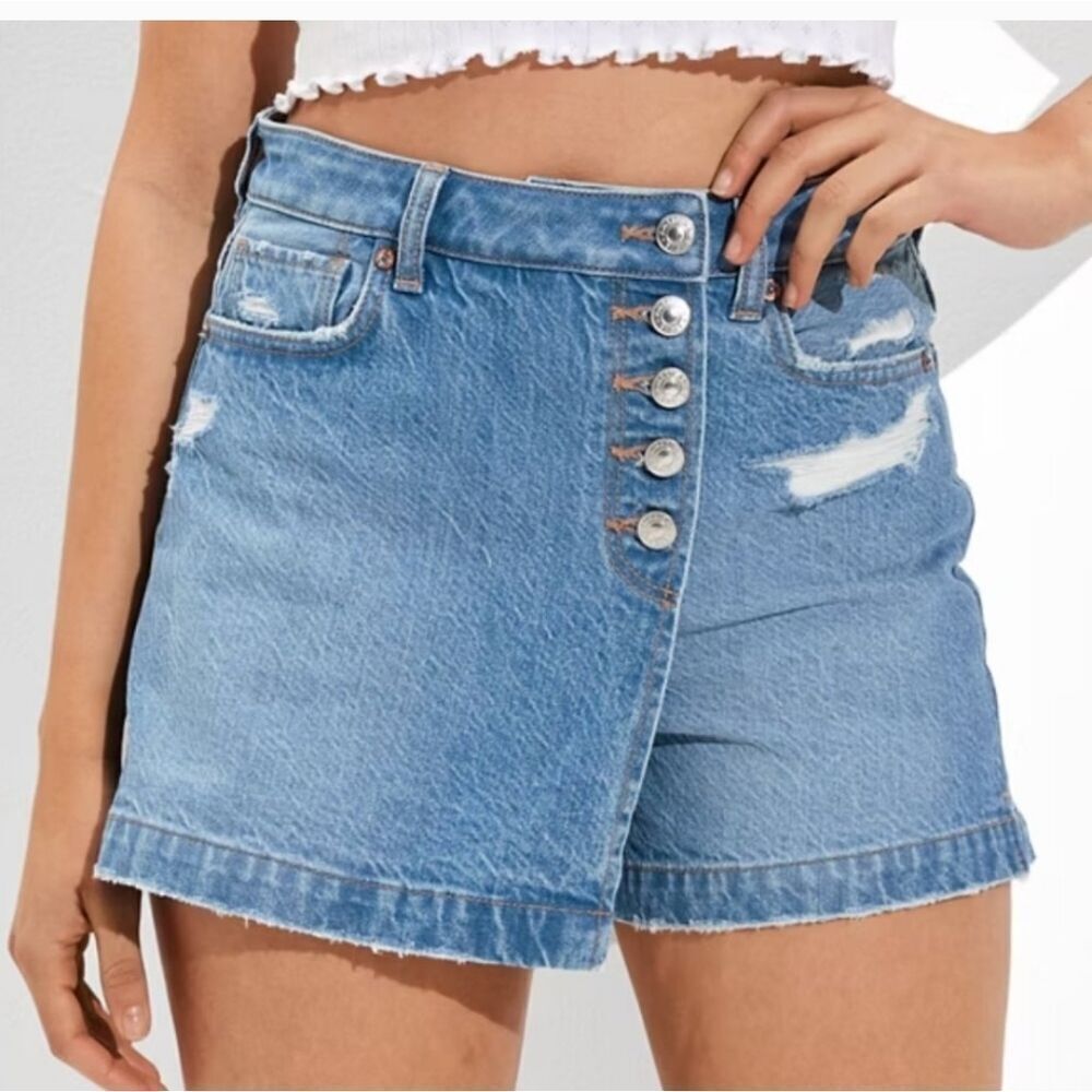 American Eagle Denim Button Distressed Mom Skort - Size 10